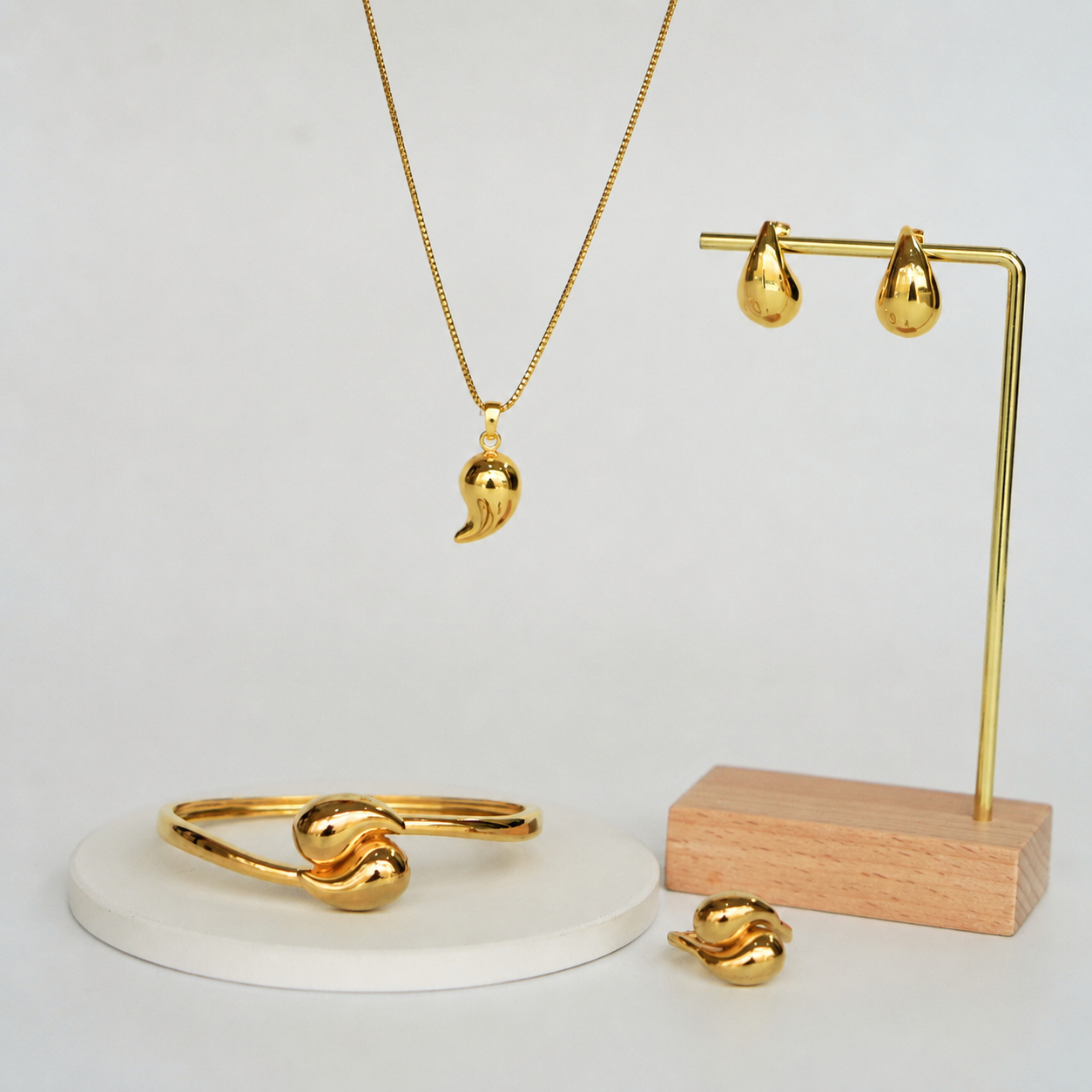 The Teardrop Gold Set