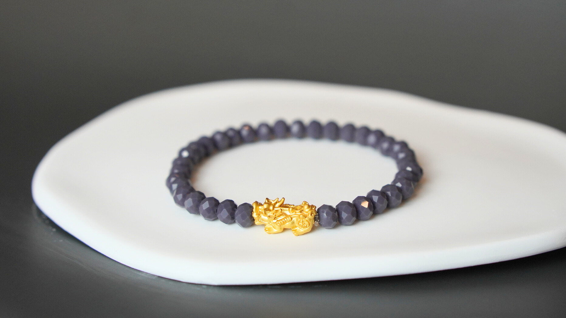 Modern - Neat - Minimalist Pi Yao Bracelet (Gray)