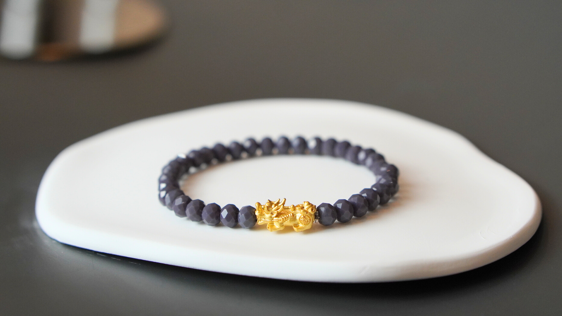 Modern - Neat - Minimalist Pi Yao Bracelet (Gray)